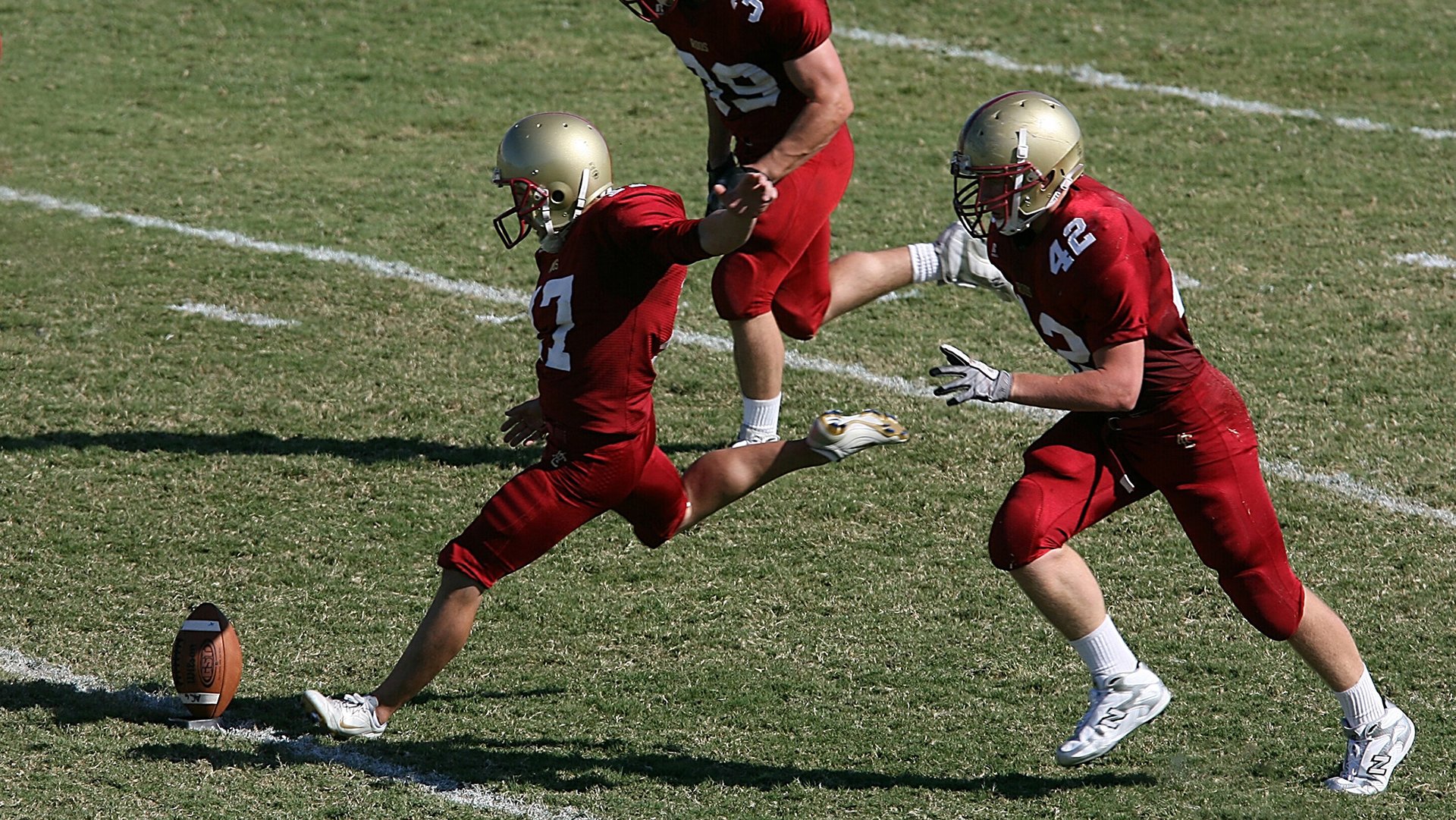 国足防线组合通过集训优化,国足战术